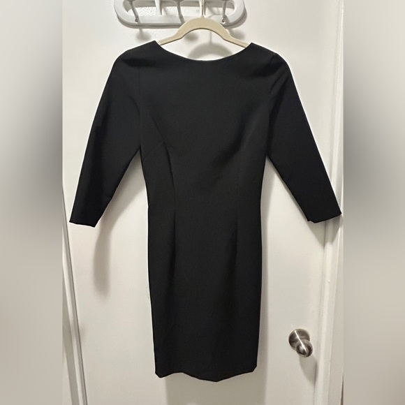 That little black dress - Picture 5 of 7